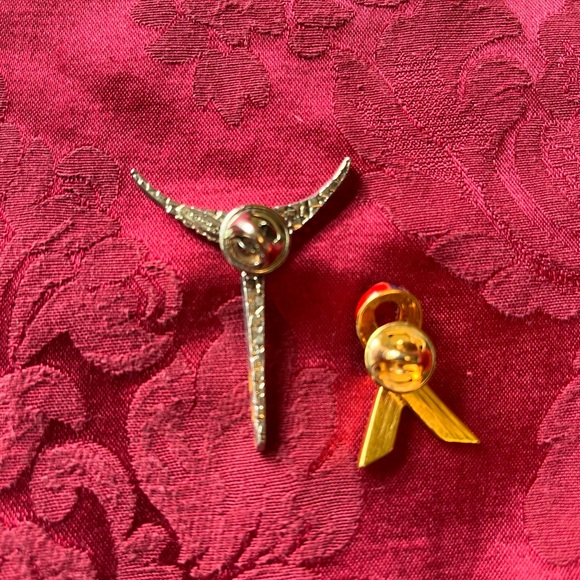 Steven Lavaggi designer American angel apparel pin & patriotic ribbon pin❣️ - Picture 5 of 6